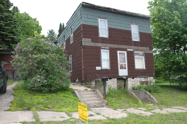 Lot 105