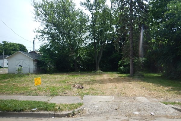 Lot 1221