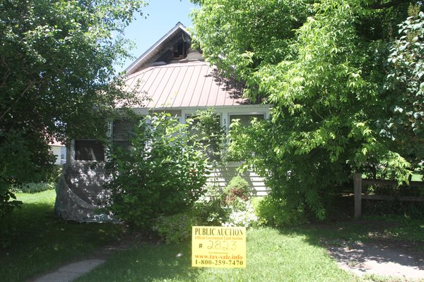 Lot 2823