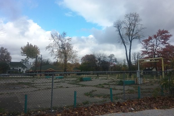 Lot 7832
