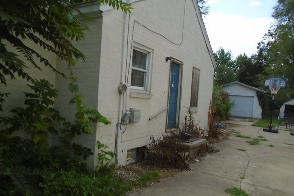 Lot 7945