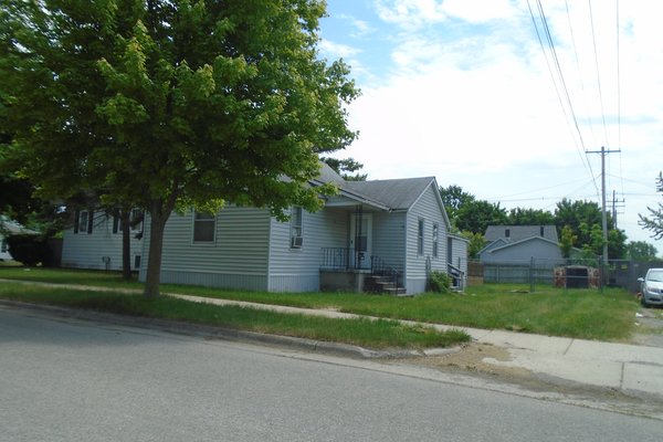 Lot 884